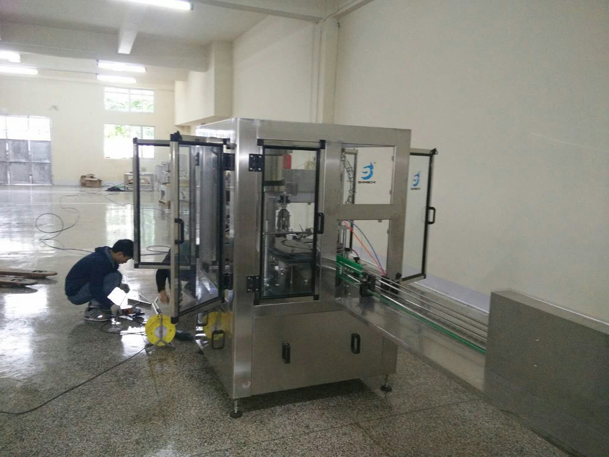 自動(dòng)罐裝機(jī) 1 自動(dòng)罐裝機(jī) 1