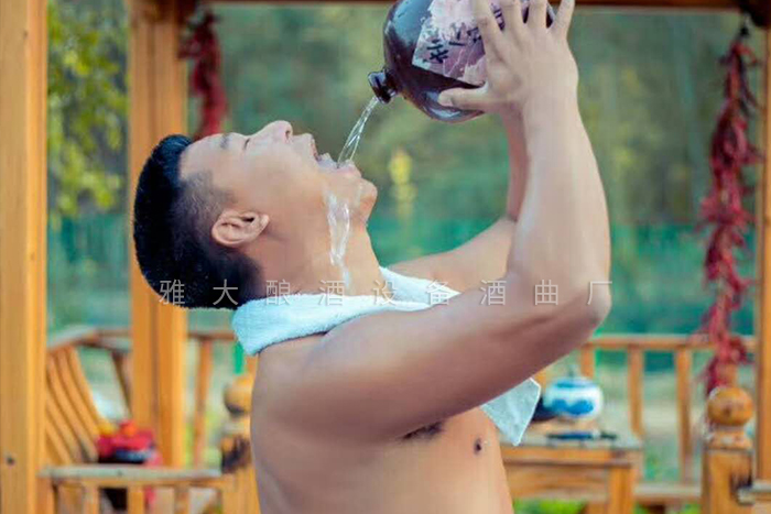 1-7愛好喝酒之人，因酒而歡，因酒而滿足.jpg