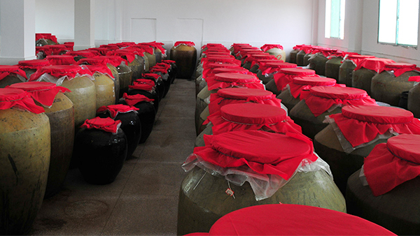 【白酒蒸餾設(shè)備】白酒陳釀對環(huán)境、儲酒容器有什么要求？