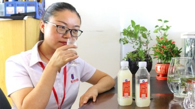 在雅大白酒蒸餾設(shè)備品酒師眼中，好酒一條線被稱為好酒的標(biāo)準(zhǔn)！