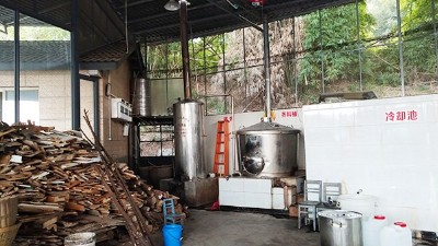 35歲后我已不再年輕，我就用釀酒蒸餾設(shè)備回家釀酒