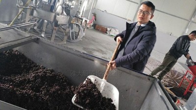 40噸拐棗爛在樹上賣不掉，用雅大蒸酒設(shè)備釀成酒，每瓶賣288元！