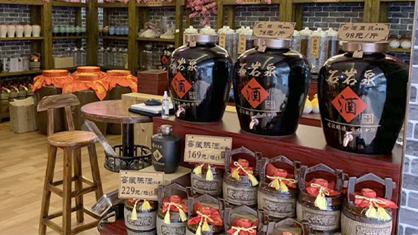用小型酒廠釀酒設(shè)備一年釀2萬斤高粱酒，能賺多少錢？