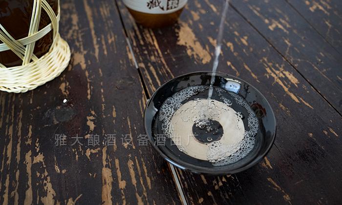 白酒酒體飽滿、香氣幽雅