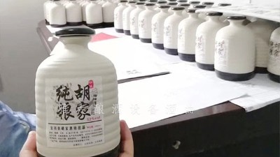 哪里有能釀出農(nóng)村土酒的小型酒廠釀酒設(shè)備？
