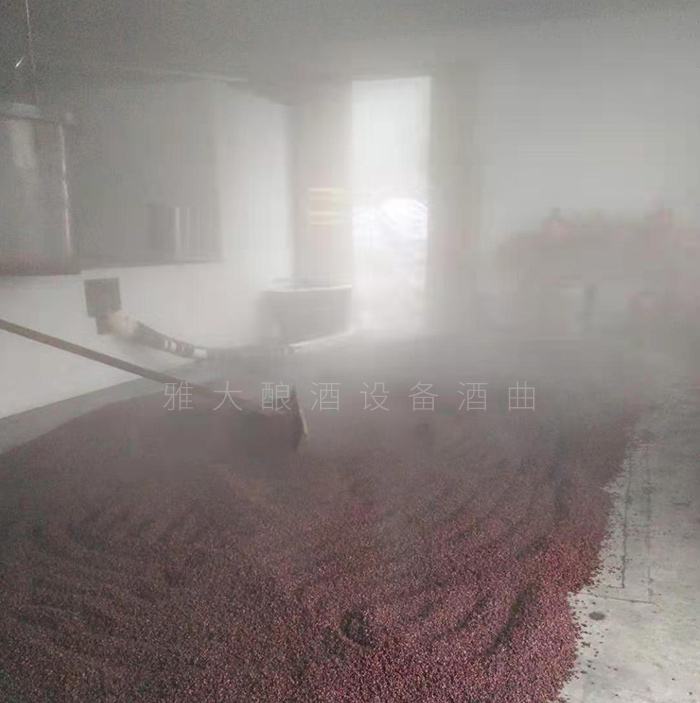 從廚師到釀酒師，用蒸餾釀酒設(shè)備釀出美酒，釀出紅火日子