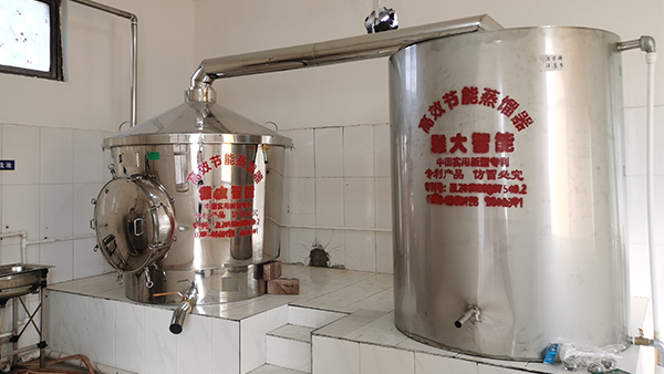 用小型酒廠釀酒設(shè)備開酒坊，每斤酒的成本大概是多少？