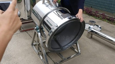 180°旋轉自動倒料智能釀酒設備，讓“移動釀酒”變得更簡單！
