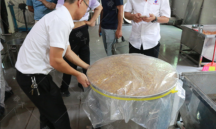 固態(tài)發(fā)酵.jpg